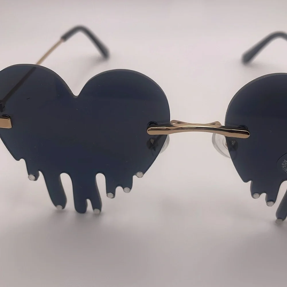 Fashion Sunglasses - Blach Heartdrop - Picture 2 of 6